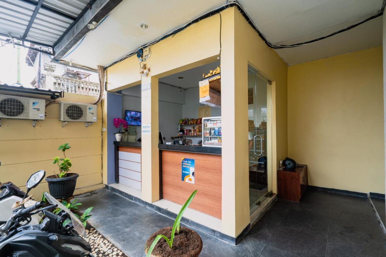 Guesthouse Cempaka Putih Seminyak Esterno foto