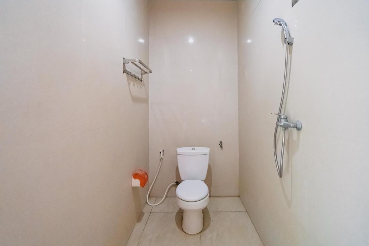 Guesthouse Cempaka Putih Seminyak Esterno foto