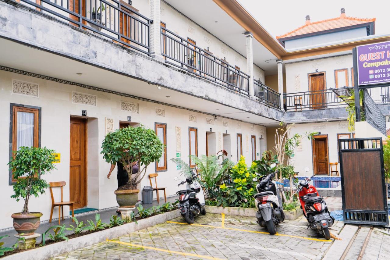 Guesthouse Cempaka Putih Seminyak Esterno foto
